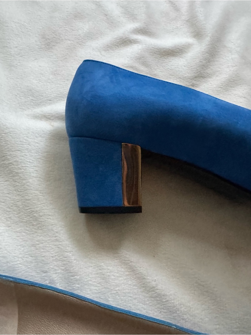 St. John suede heels - Picture 5 of 9